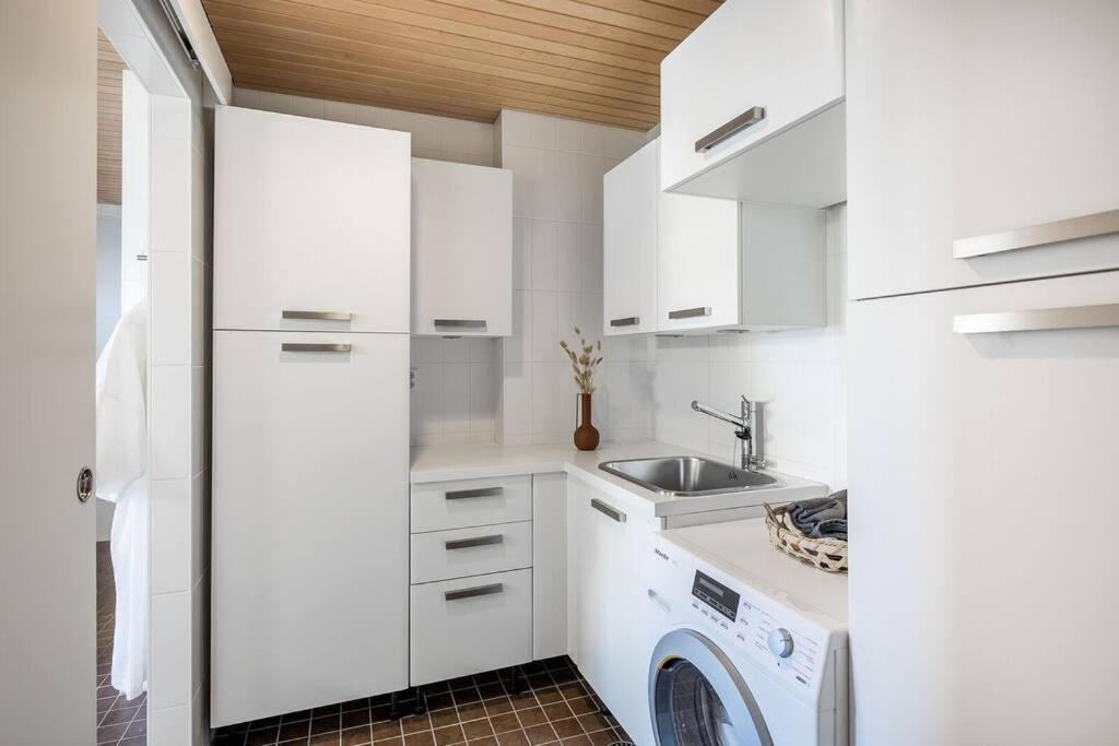Spacious Home With Four Terrace, Sauna, Sea View 헬싱키 외부 사진