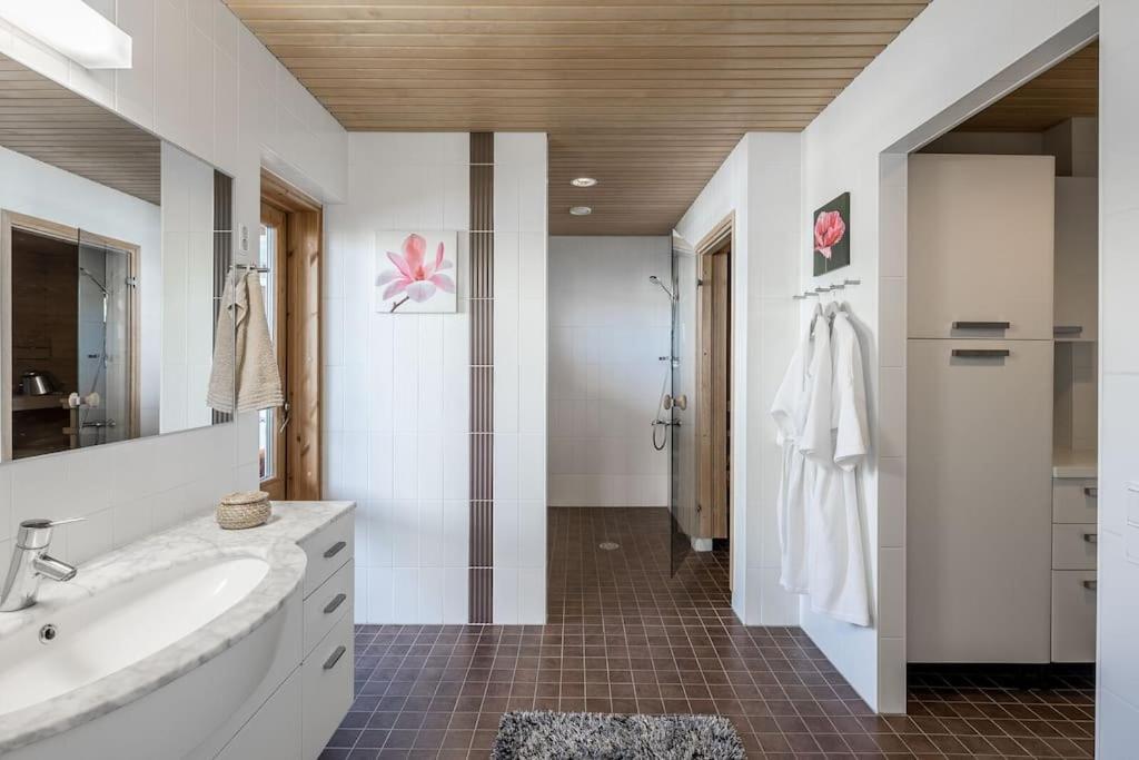 Spacious Home With Four Terrace, Sauna, Sea View 헬싱키 외부 사진